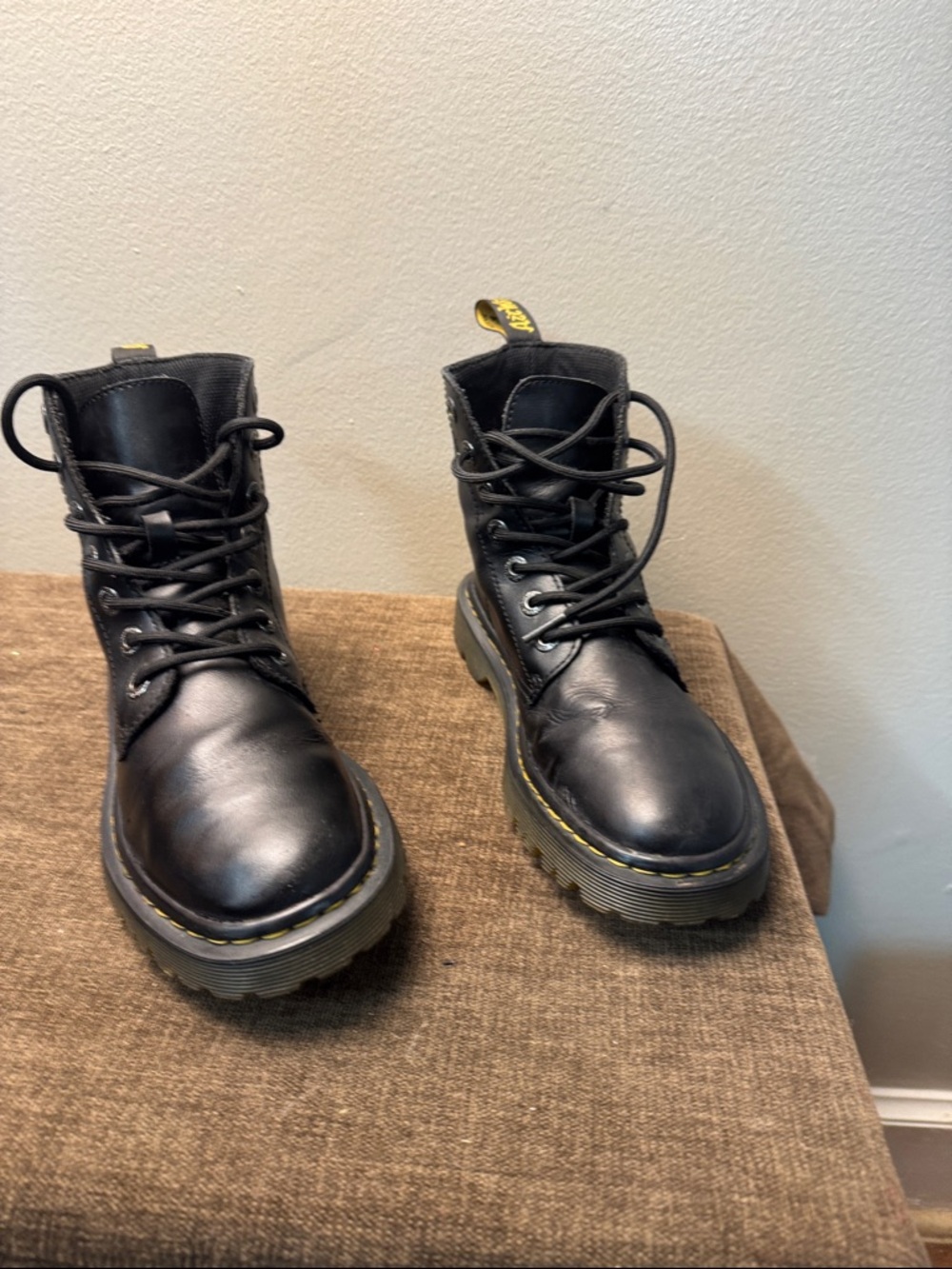 Dr Martens Womens Size 8 Air Wair Black Leather Combat Boots Docs Eye Luana